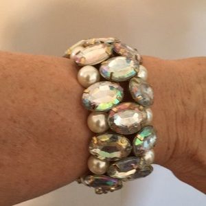 Sparkly bracelet with Rhinestones and pearls costume jewelry